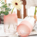 Vas kaca berwarna dengan pasu kaca beku